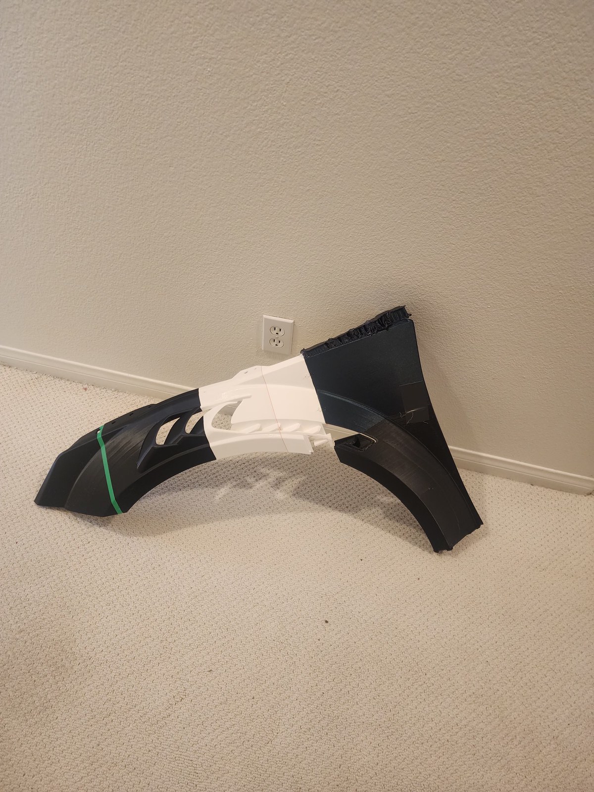 Vented front fender printed in sections